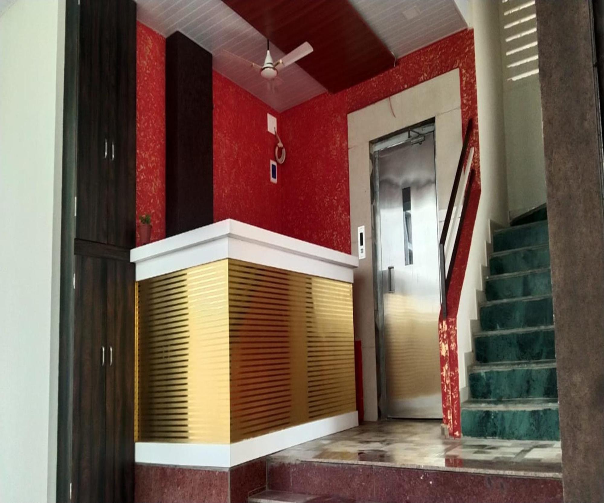 Hotel Om Sai ナビムンバイ エクステリア 写真