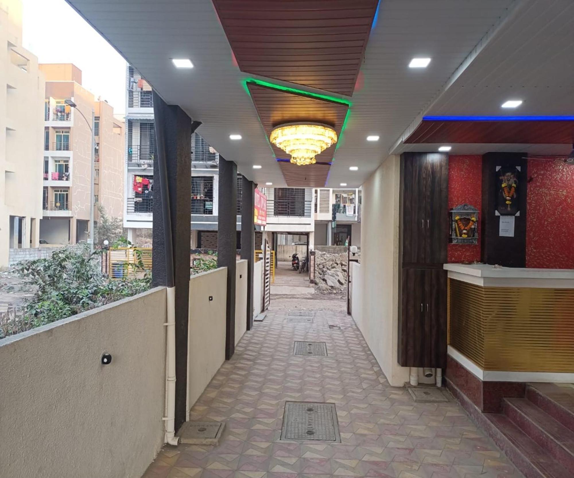 Hotel Om Sai ナビムンバイ エクステリア 写真